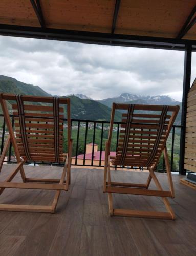 Ein allgemeiner Bergblick oder ein Berglick von des Hotels aus