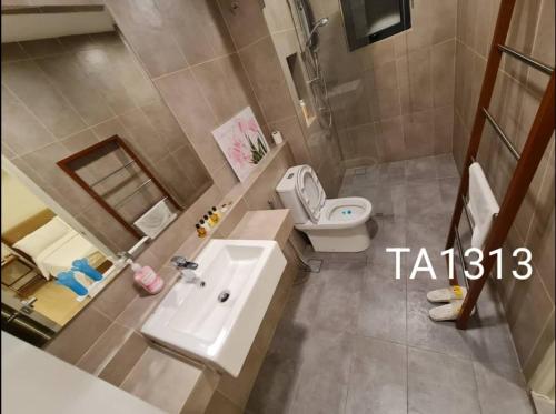 Koupelna v ubytování PUTEH Timurbay Beachfront Private SEA view Suite Kuantan