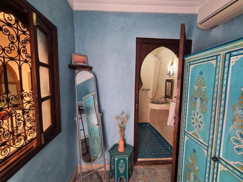 Kylpyhuone majoituspaikassa Riad Casa Sophia