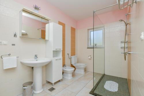 Ванная комната в Villa Kata