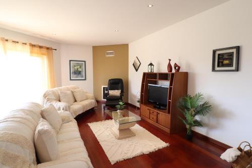 3-Bed Townhouse with pool in Albufeira Balaia