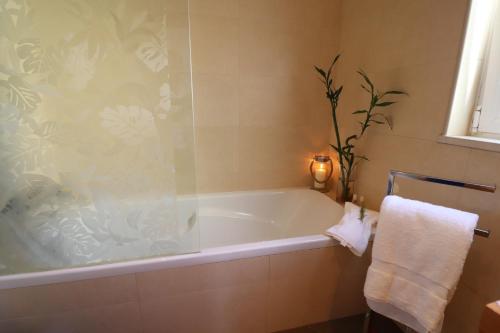 3-Bed Townhouse with pool in Albufeira Balaia