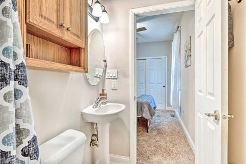 Salle de bains dans l'établissement Charming 1875 Indianapolis Home in Downtown!