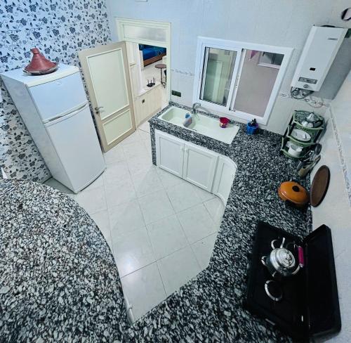 Seaside View: Enjoy Sunsets at fully equipped Apt.