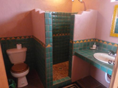 Koupelna v ubytování PUEBLO DEL SOuL at Paquime