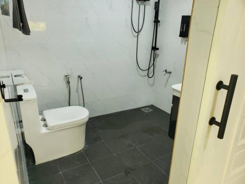 Vonios kambarys apgyvendinimo įstaigoje Amnis Tiny House