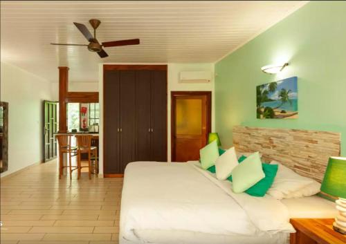 Foto da galeria de La Digue Self-Catering Apartments em La Digue