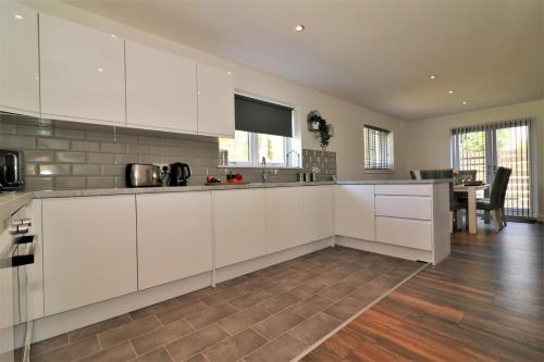 Gallery image of Signature - Railway House 5 bed in Maryhill