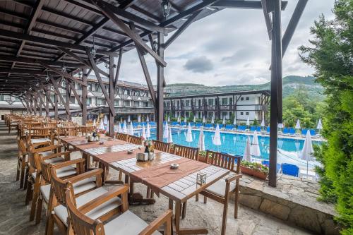 Park Hotel Asenevtsi 부지 내 또는 인근 수영장 전경