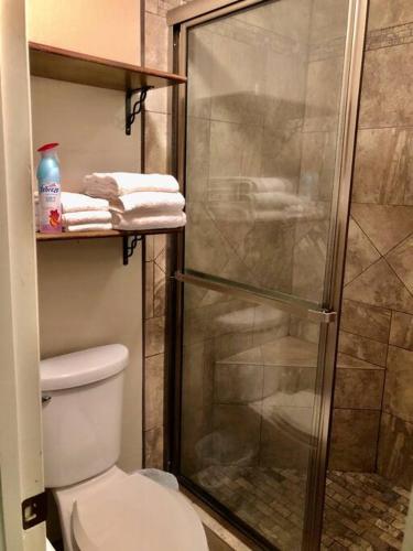 Ένα μπάνιο στο Houston-Med Center NRG Area 2B-2B All Inclusive