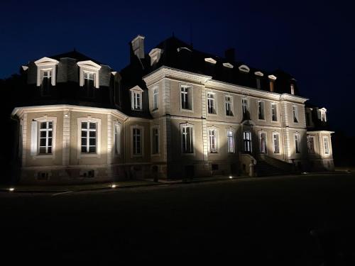 Φωτογραφία από το άλμπουμ του Gîte de la comtesse château de la Bouchatte σε Chazemais