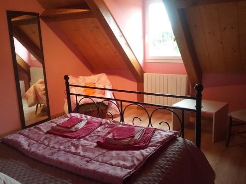 Ліжко або ліжка в номері La Halte de Chambord