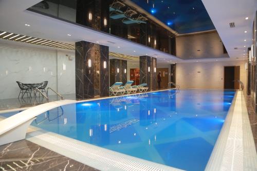 Bazén v ubytovaní Termez Palace Hotel & Spa alebo v jeho blízkosti