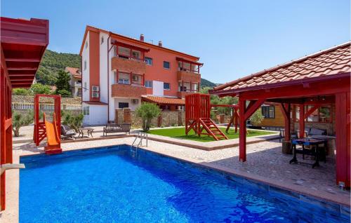 1 Bedroom Beautiful Apartment In Banjol