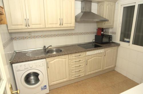 Kuchyňa alebo kuchynka v ubytovaní Habitación en el corazón del centro de Malaga