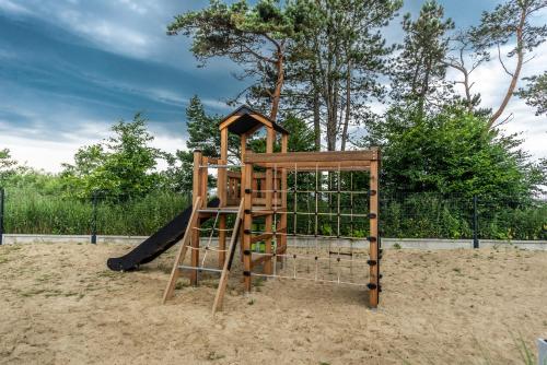 Kawasan permainan kanak-kanak di Apartament Let's Sea A17 Gąski