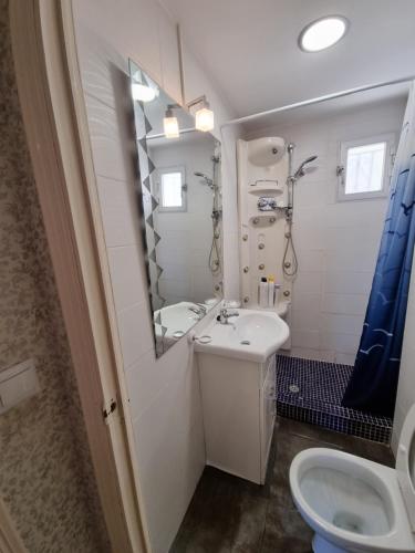 Kúpeľňa v ubytovaní 1 bedroom apartment in La Mata beach