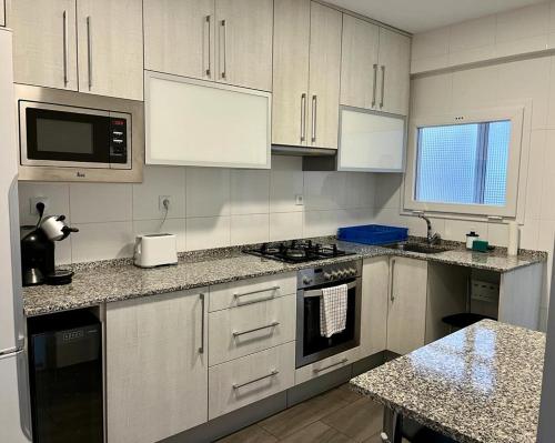 Large Apartment near FIRA and City Center 주방 또는 간이 주방