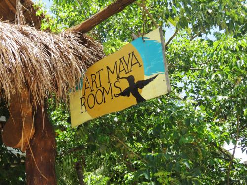Certifikát, hodnocení, plakát nebo jiný dokument vystavený v ubytování Art Maya Rooms