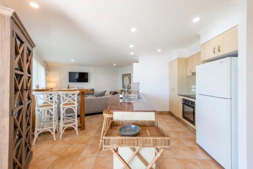 Dapur atau dapur kecil di The Cove Yamba