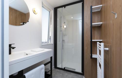 Koupelna v ubytování Domaine Résidentiel de Plein Air Les Tamarins