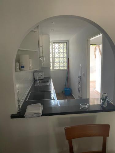 A kitchen or kitchenette at Apartamento Torrelaguna