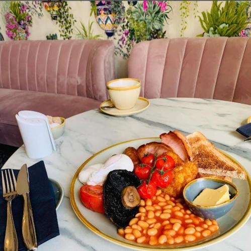 Mad på hotellet eller i nærheden