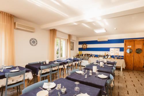 Afbeelding uit fotogalerij van Hotel Villa del Mare in Senigallia