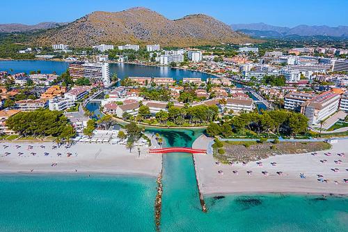Villa Luna, beach and pool