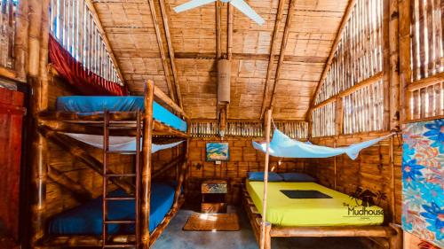 Gallery image of The Mudhouse Hostel Mompiche in Mompiche