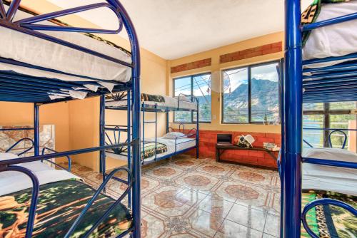 Nespecifikovaný výhled na hory nebo výhled na hory při pohledu z hotelu