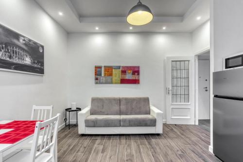 Appio Apartment near Metro A by RHR