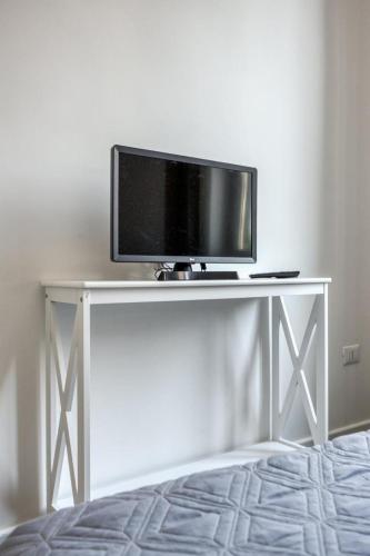 Appio Apartment near Metro A by RHR