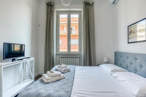 Appio Apartment near Metro A by RHR