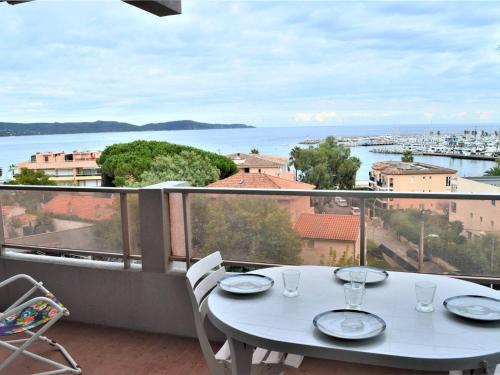 Appartement 3 pièces climatisé, plage à pied, pour 4 personnes à Cavalaire - FR-1-226B-113