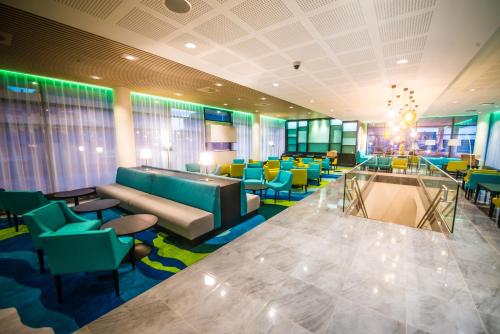Ein Sitzbereich in der Unterkunft Thon Hotel Fosnavåg