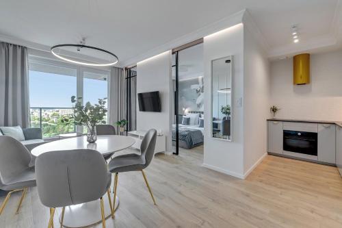 Gdynia Modern Tower & City View by Downtown Apartments