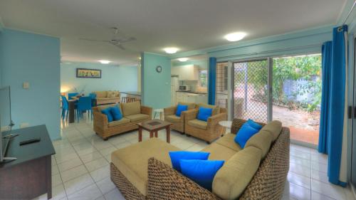 Χώρος καθιστικού στο Loyang Apartment 3