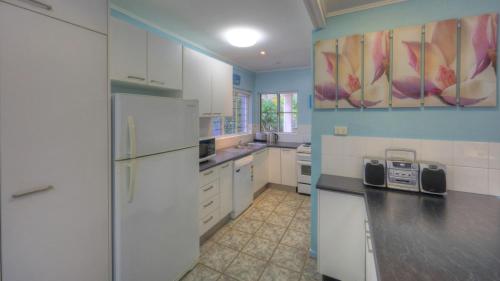 Η κουζίνα ή μικρή κουζίνα στο Loyang Apartment 3