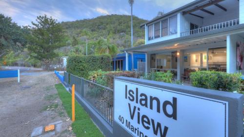 a island view villa with a sign in front of it at Island View Unit 2 in Arcadia