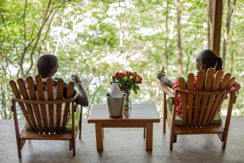Clientes alojados en Adrift River Club