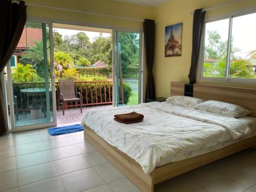 Postel nebo postele na pokoji v ubytování Siriporn Resort Koh Chang