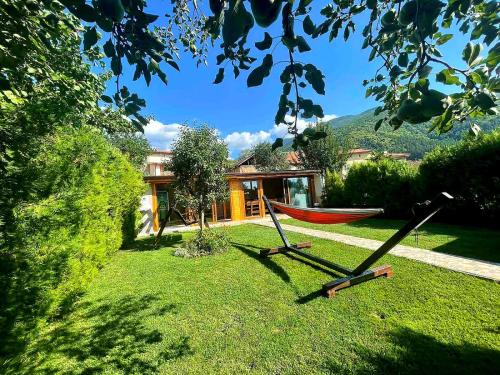 Κήπος έξω από το Guest House Vasilena Самостоятелно наемане FREE PARKING