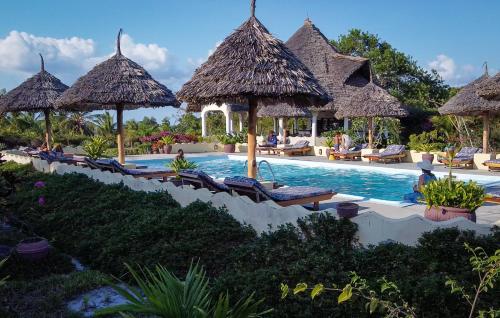 Bazén v ubytování Butiama Bustani Hotel nebo v jeho okolí