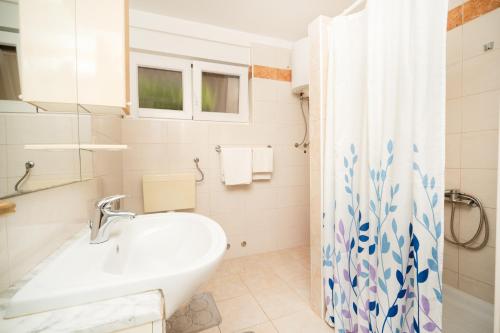 Ένα μπάνιο στο Apartmani Zlata