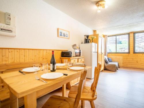 Posezení v ubytování Apartment Cime de Caron 2701 by Interhome