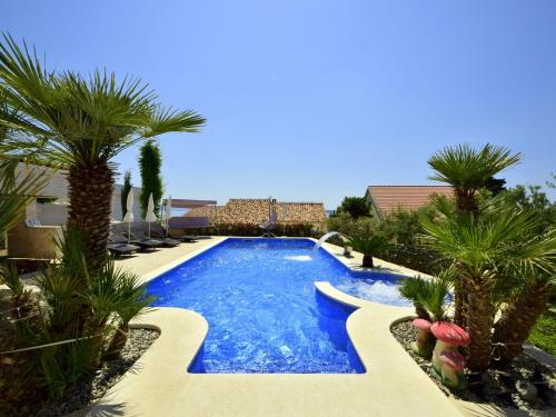 Bazén v ubytovaní Apartment Villa Andjelka-7 by Interhome alebo v jeho blízkosti