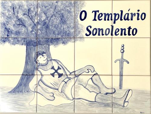 Pelan lantai bagi O Templário Sonolento, Perfect location in historic center