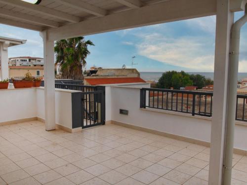 balcone con vista sull'oceano di Apartment Cava Larica by Interhome a Cava dʼAliga