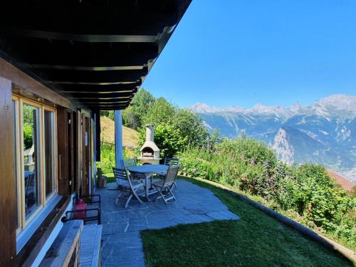 Chalet Cheechako by Interhome